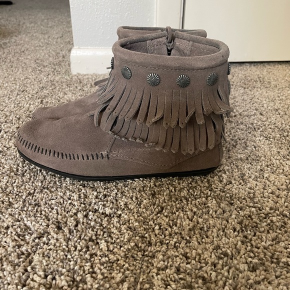Minnetonka moccasin booties - Picture 2 of 7